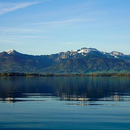 Ferienwohnungen Haus Am See Бернау ам Кимзе Екстериор снимка