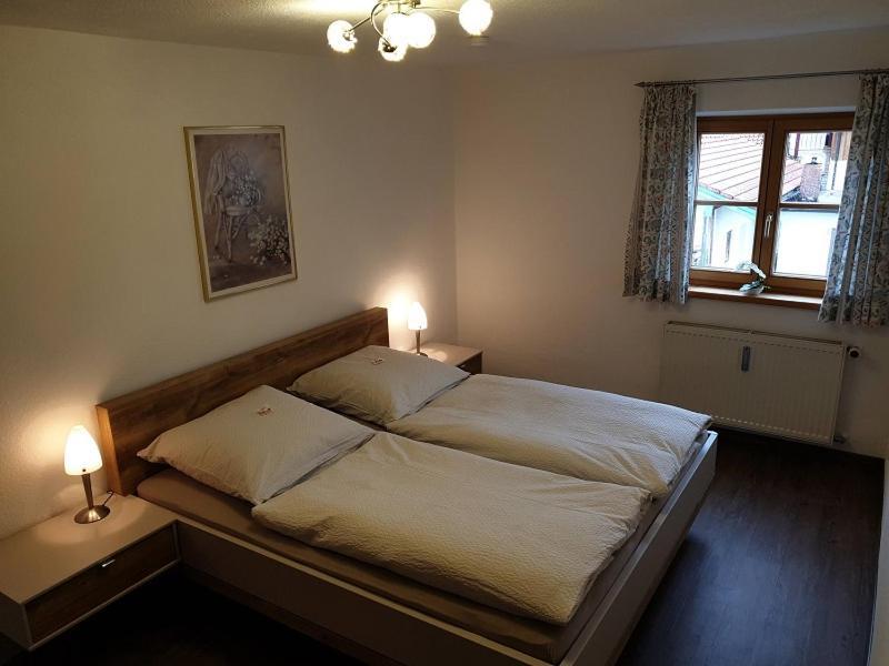 Ferienwohnungen Haus Am See Бернау ам Кимзе Екстериор снимка